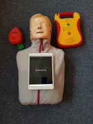Laerdal Little Anne met Defibtech AEDtrainer
